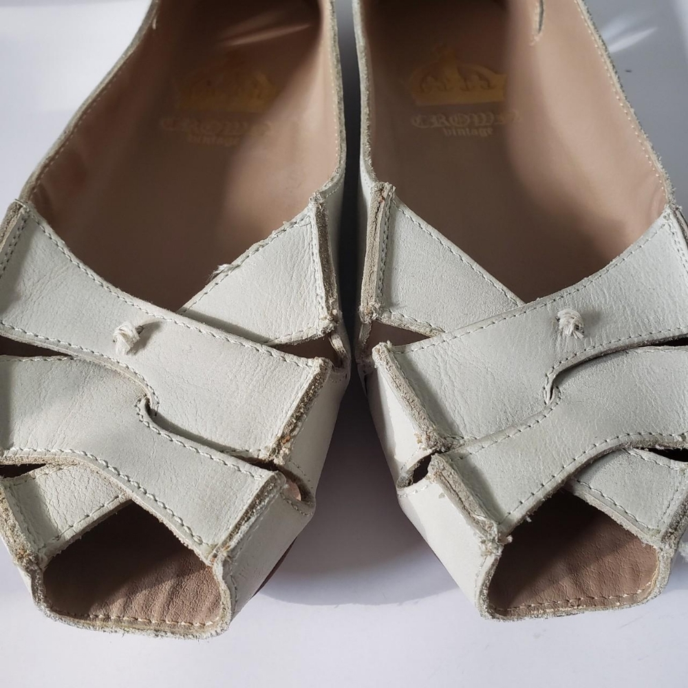 Crown Vintage Flats